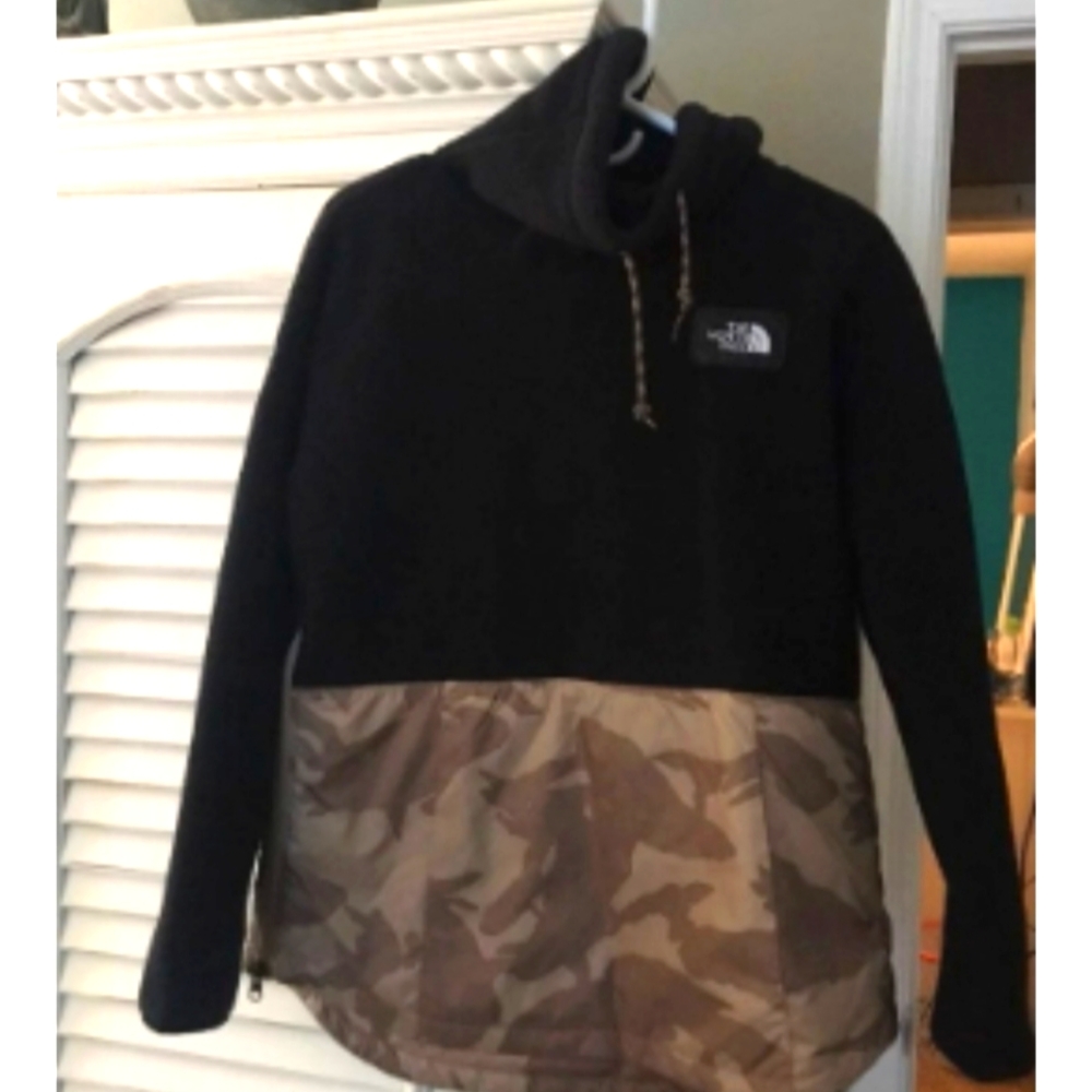 The North Face Fleece Pullover Camo